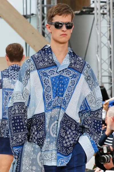 Look 36